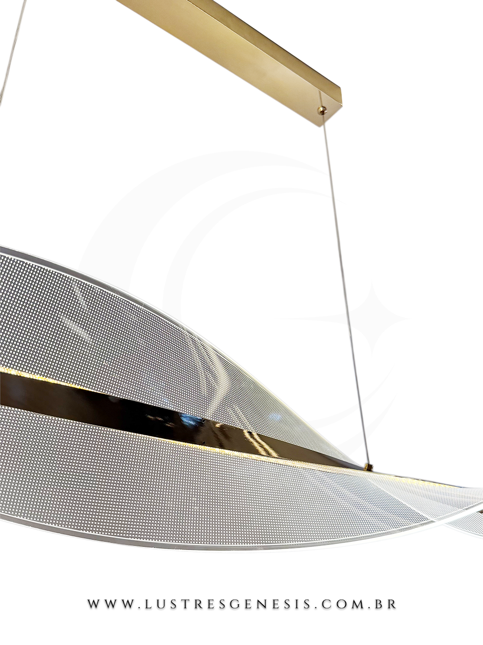 Luminária pendente de LED, design orgânico e curvilíneo, com acabamento em metal dourado, ideal para mesas de jantar.